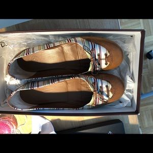 Bally flat. Brown and multiple colors. 6.5